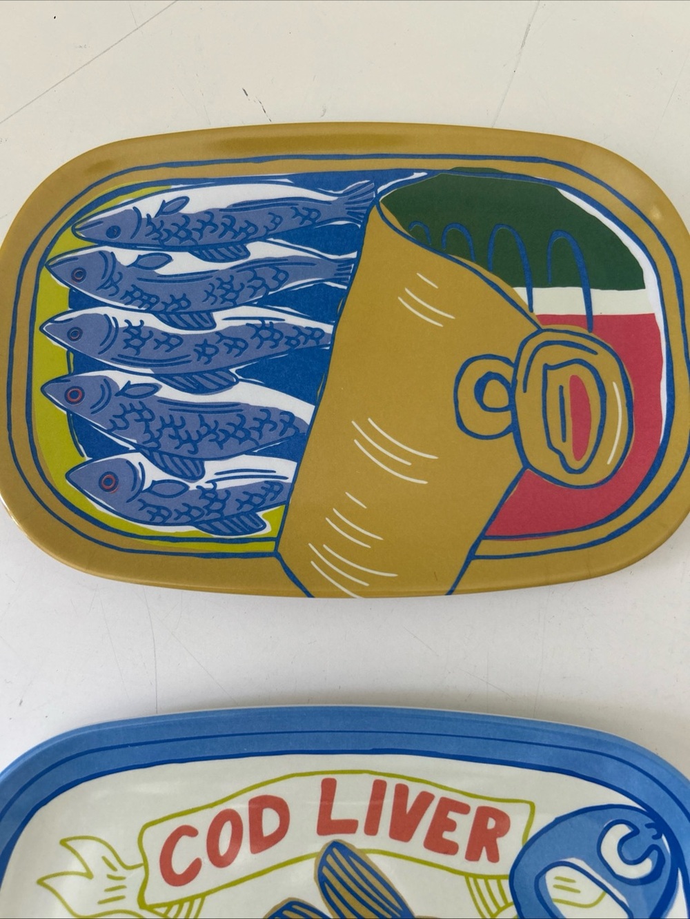 Set of 4 Vintage-Style Sardine & Fish Appetizer Trays Coastal Life Melamine NEW - Picture 2 of 15